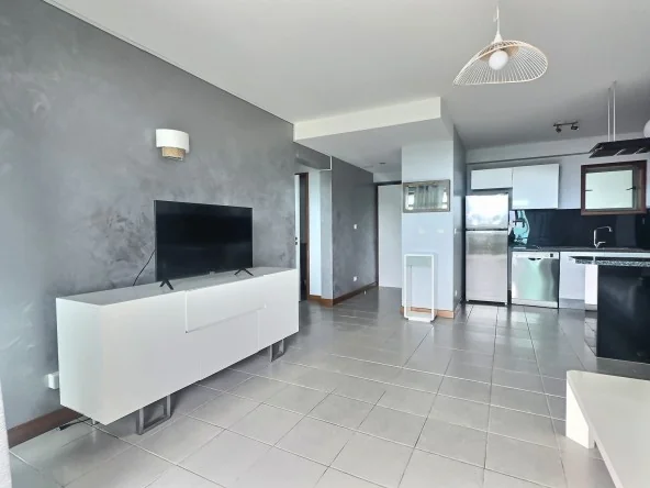 SUPERBE F2 ETAGE ELEVE CARLTON HILLS VUE MER