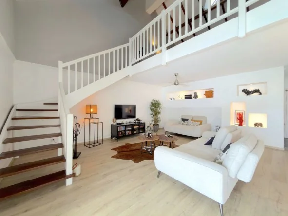Appartement F3 en Duplex avec emplacement bateau