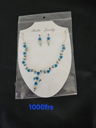 A VENDRE  BIJOUX FANTAISIE 1000FRS NEUF