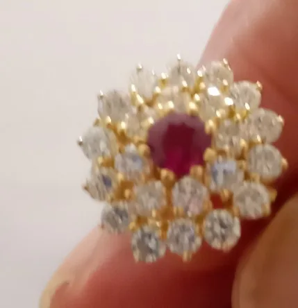 Une bague en diamant