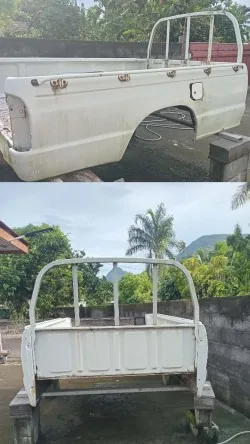 Benne voiture FORD Courrier