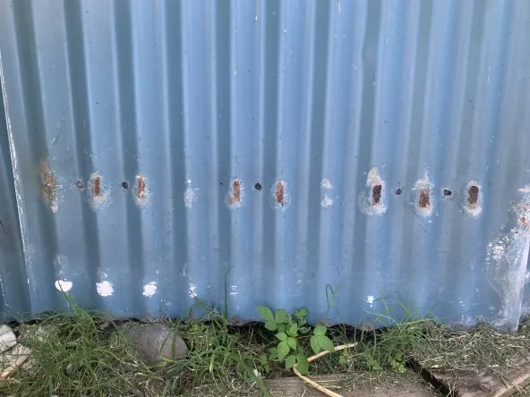 tôles galvanizées 2m50 x0.83 (10 + 4) en l'état