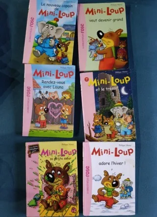 Mini loup bibliothèque rose