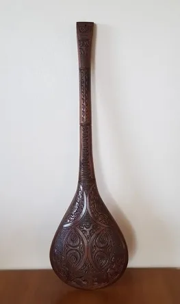 Magnifique rame sculptée en bois miro