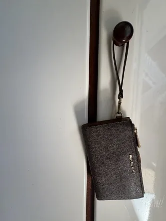Porte monnaie MK très peu utilisé