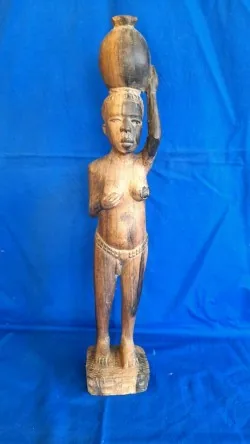 statue femme du togo