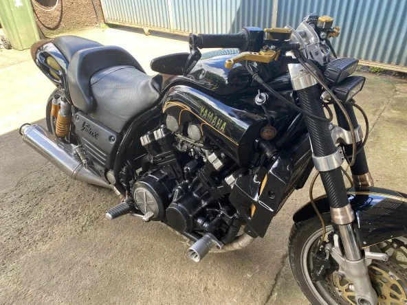 YAMAHA VMAX 1200