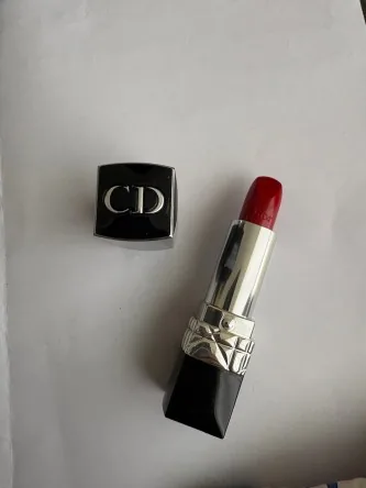 Rouge à lèvres Dior rouge 999 neuf