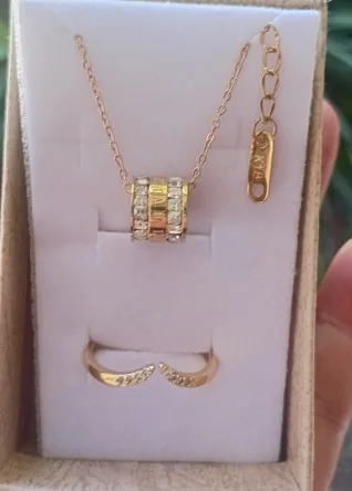 Collier genre bulgari magnifique zircons plaque or 18k 48 cm +1 bague offerte neufs