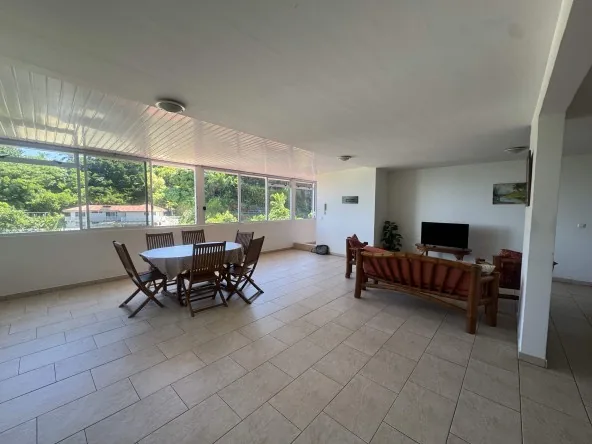 TAHITI – PIRAE - A VENDRE – Bel appartement de type F4 dans une petite résidence.
