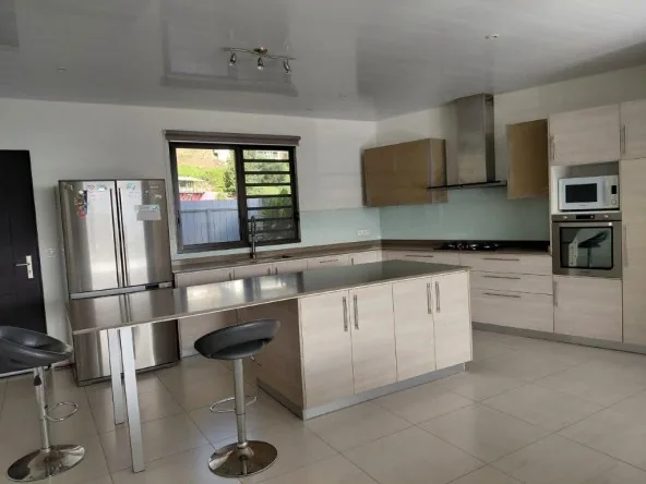 ð¡ MAISON F4 EN DUPLEX AVEC TRES BELLE VUE MER FAA'A PAMATAI