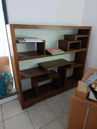 Meuble en teck - 60 000 frs