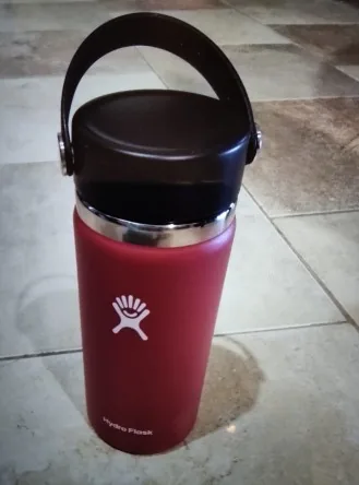 Gourde isotherme Hydro flask 473 ml neuve avec gravure Tahiti