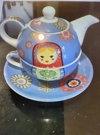 Ensemble théière+soucoupe+tasse neuves