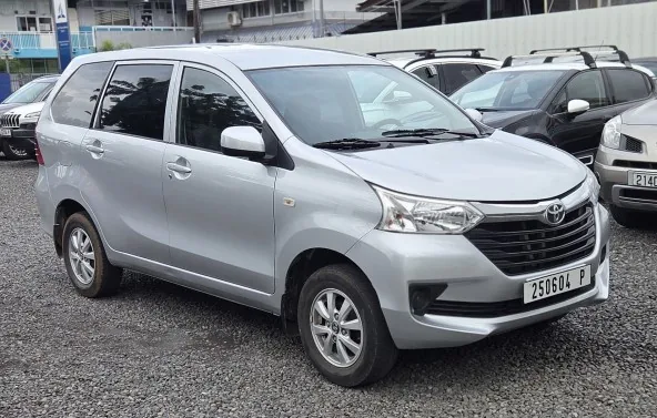 TOYOTA AVANZA - 48.000KM