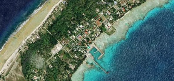 TUAMOTU, A VENDRE EN EXCLUSIVITE SUR TIKEHAU, TERRAIN DE 945 M² CENTRE VILLAGE