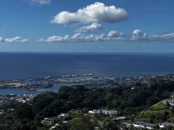 TAHITI – FAAA – PAMATAI HILLS – COTE OUEST - VENDS VILLA D’EXCEPTION NEUVE ET CONTEMPORAINE