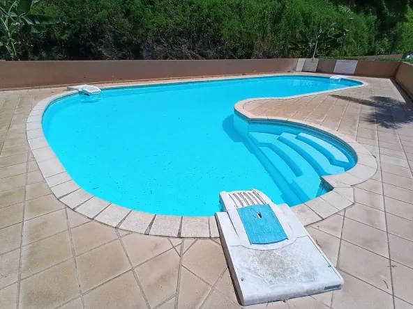 PRIX RAISONNABLE !! APT F3 MAHINA spacieux Piscine