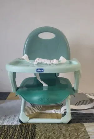 Réhausseur de chaise marque Chicco