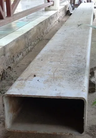 A vendre Tube prépeint 200x100 3,69 m de long : 5 000 F