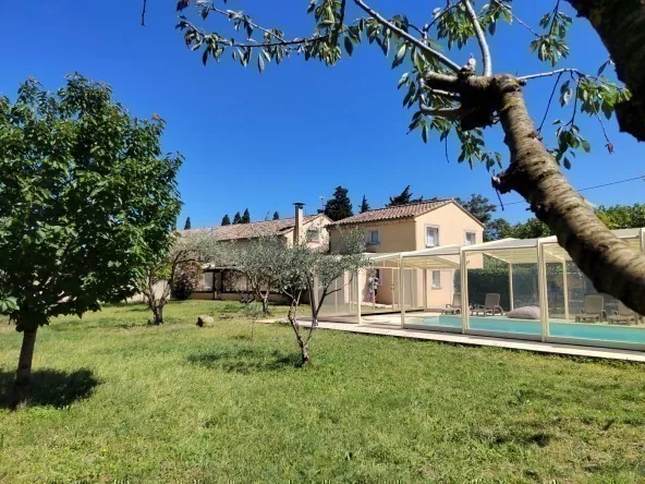 MAS PROVENÇAL D'EXCEPTION AVEC FORT POTENTIEL DE RENDEMENT - VM22416