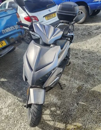 Loue scooter 125 imola