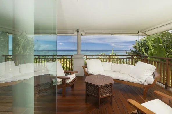 VILLA DE STANDING, TYPE F4 EN BORD DE MER. - VA20617