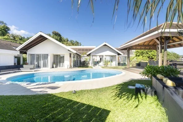 MAISON D'EXCEPTION F6 HAUTEUR DE PAPEETE, BUNGALOW IND - VM22055