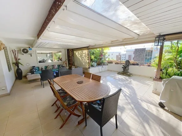 PUNAAUIA, BEL F3 MEUBLÉ AVEC 70M2 DE TERRASSE - VA21010