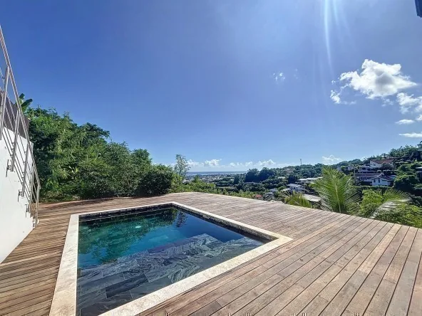 BELLE MAISON F4 PETITE HAUTEUR PAPEETE - VM20938