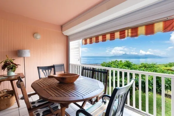 LOCATION COURTE DUREE - F3 BORD DE MER VUE MOOREA - LA20400