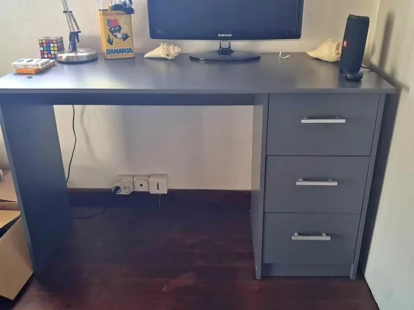 BUREAU GRIS