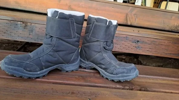Chaussures neige enfant 2 500 FCFP taille 36
